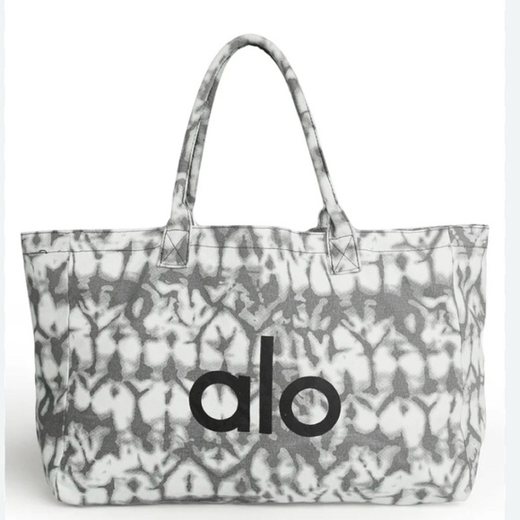 ALO Yoga Handbags - Alo yoga tie-dye tote bag